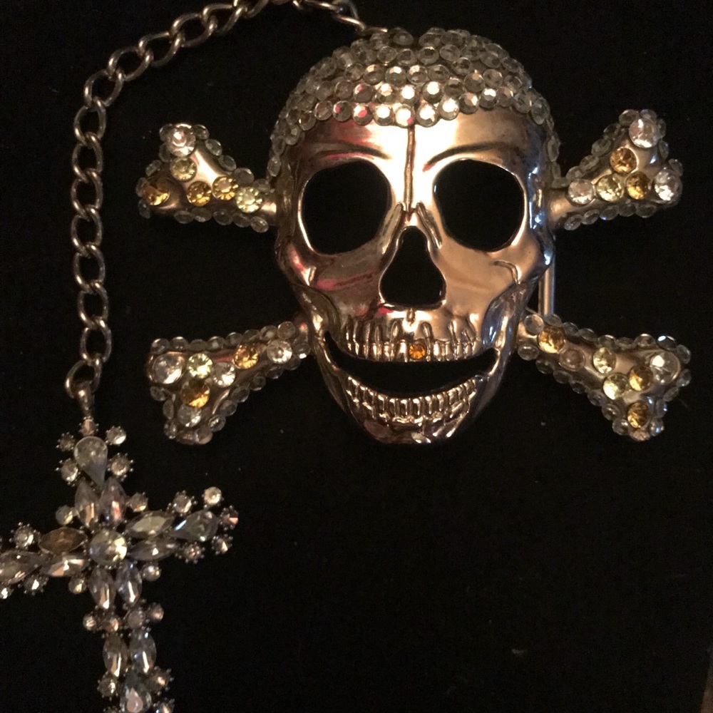 pirate scull & cross buckle